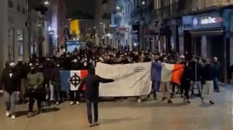 VIDEOS: Ultraderecha toma las calles de una ciudad francesa tras disturbios y saqueos