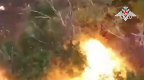 VIDEO: El martillo de la artillería rusa cae sobre puestos de control enemigos