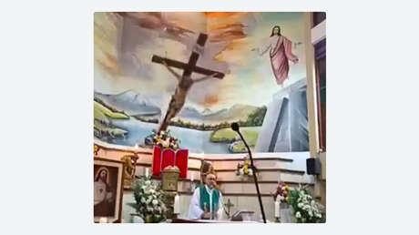 Sacerdote reflexiona si la muerte del cura aplastado por una cruz fue un "castigo divino"