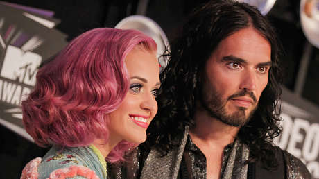 Agarrando senos y arrastrando al baño: 6 mujeres acusan de violación a exmarido de Katy Perry
