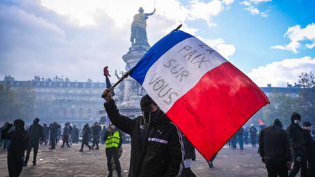 Macron anuncia restricciones a las manifestaciones en Francia