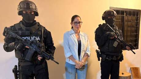 PRIMERAS IMÁGENES de la detención de la líder opositora de Ecuador Luisa González