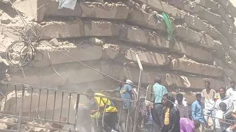 Edificio de varios pisos colapsa en Kenia: caos, robos y ambulancias apedreadas (IMÁGENES)