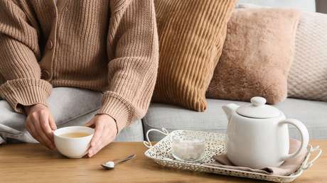 No sólo alivia el alma, también el corazón: expertos revelan la mejor forma de tomar el té
