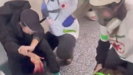 Reportan que un manifestante pierde dedos a causa de una granada durante protestas en Francia (VIDEO)