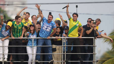 "Mañana Brasil va a tener un nuevo presidente": Bolsonaro cierra campaña electoral en acto multitudinario (VIDEOS)