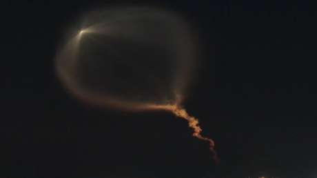 Río de fuego cruza el cielo de China: espectacular despegue de un cohete Long March-6 (VIDEO)