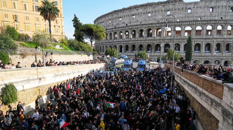 VIDEOS: Manifestantes irrumpen en el Coliseo de Roma durante ola de protestas