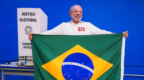 Lula vota en el balotaje de Brasil y habla de su "ejército de la democracia"