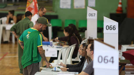 El Tribunal Superior Electoral de Brasil decide prolongar el horario de votación