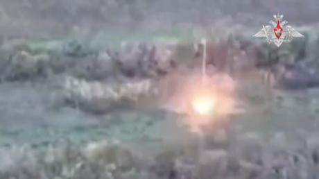 VIDEO: Artillería rusa destruye posiciones enemigas