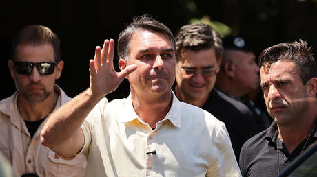 Medios: Flávio Bolsonaro huyó rumbo a EE.UU.