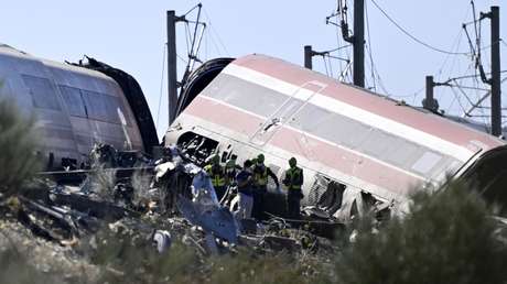 Una exministra desaparece tras el mortal choque de trenes en España