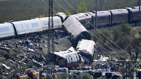 Mortífera colisión de trenes en España: qué se sabe hasta ahora