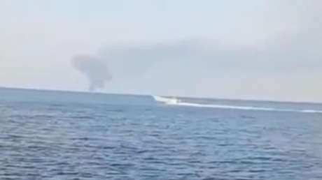 CGRI: Explotan tres petroleros al chocar con minas navales en Ormuz