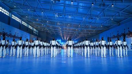 VIDEO: 110 robots humanoides rompen récord Guinness con un impresionante baile sincronizado
