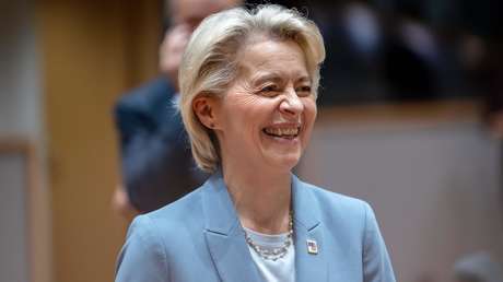 La jugada de poder de Von der Leyen con Canadá: A la jefa de la UE le fallan las palabras