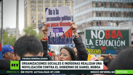 Organizaciones sociales e indígenas realizan una movilización contra el Gobierno de Daniel Noboa