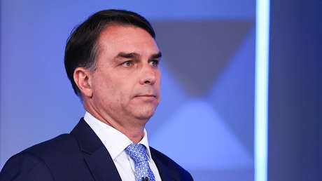 Medios: Brasil cita a la encargada de negocios argentina tras la fuga de Flávio Bolsonaro