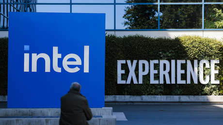 Seis claves que explican la caída de Intel y Amazon en Wall Street y qué tiene que ver la IA con ello