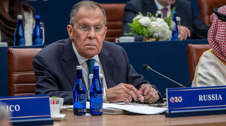 El consejo de Lavrov a un periodista occidental sobre los funcionarios ucranianos