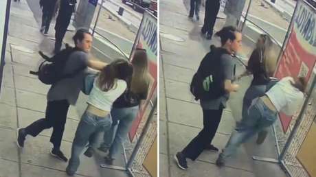VIDEO: Mujer noquea a otra de un golpe y sin motivo en plena calle