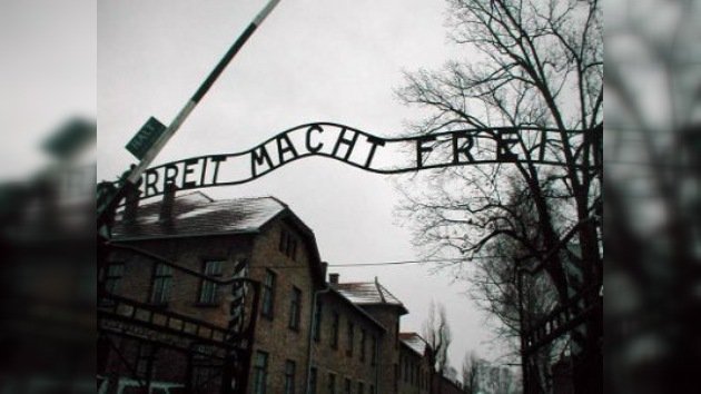 El rótulo de entrada a Auschwitz fue robado para un coleccionista británico