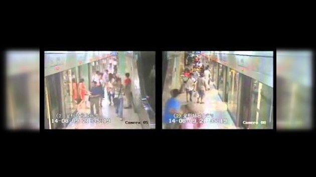 Extranjero inconsciente causa pánico en el metro de Shanghái