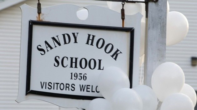 Salen a la luz las llamadas de socorro durante el tiroteo en la escuela Sandy Hook