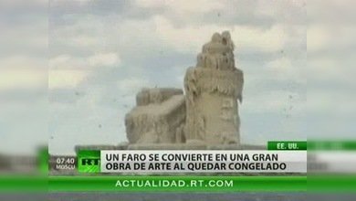 Un faro en EE. UU. se convierte en una colosal estatua de hielo
