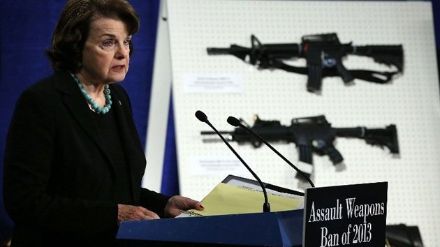 Presentan un proyecto de ley que prohíbe vender armas de asalto en EE.UU.