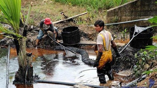 "Lo que debe pagar Chevron a Ecuador es una ínfima parte de los recursos que se llevó"