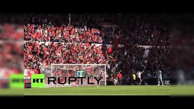 Varios heridos tras ceder una valla durante un partido de fútbol en España
