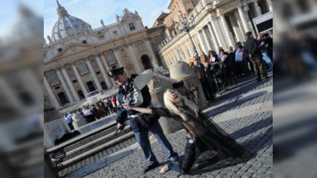 Femen logra parcialmente su objetivo de protestar contra el Papa