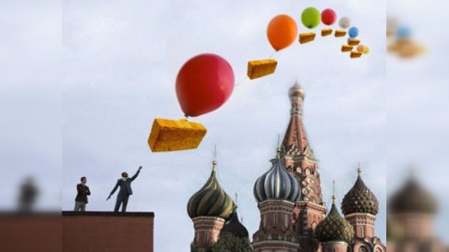 Ladrillos volarán por el cielo de Moscú este 1 de abril