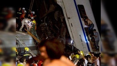El descarrilamiento de un tren alcanzado por un rayo deja 35 muertos en China