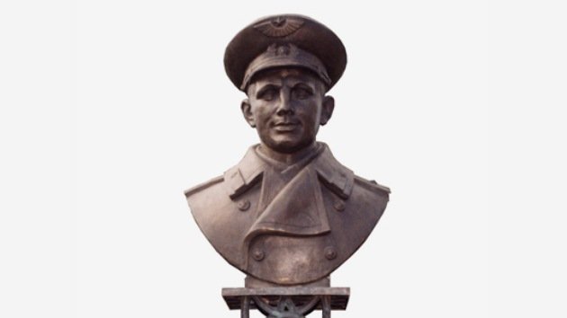 Escultor ruso envió a Uruguay nuevo monumento a Gagarin tras robo del anterior