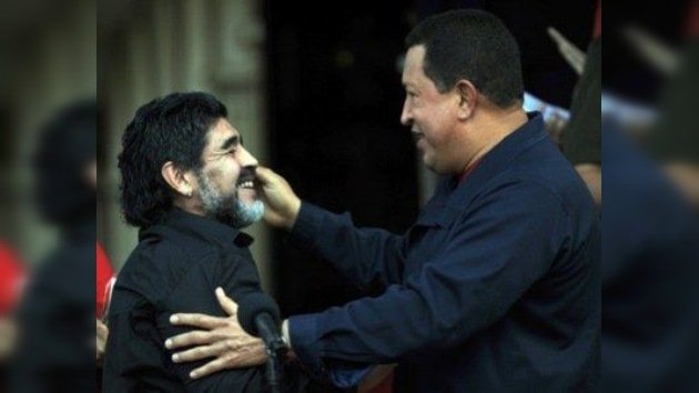 Maradona visita a  Chávez  en Cuba
