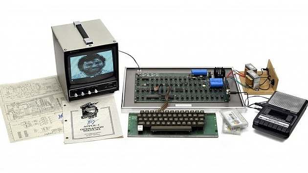 Subastan por 400.000 euros un Apple-1 de 1976, 'primera manzana de la creación'