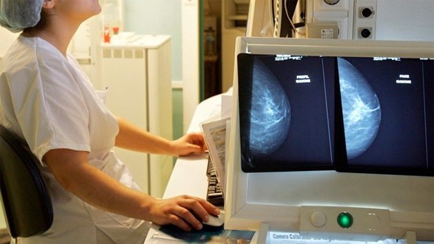 Medio año de cárcel por mentir sobre resultados de mamografías