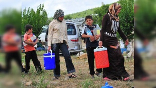 Miles de sirios huyen a Turquía