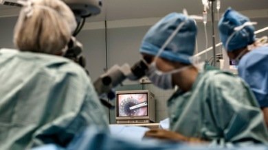 La medicina del milagro: una brasileña nacida sin lengua aprende a hablar