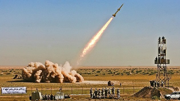 Irán prueba misiles capaces de alcanzar Israel
