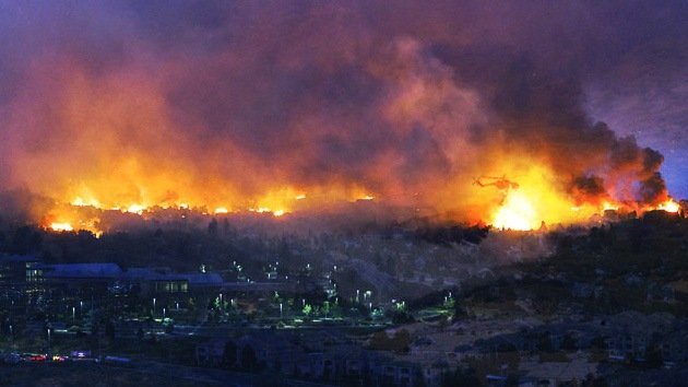 FOTOS: ‘Tormenta fogosa épica’ obliga evacuar a más de 36.000 estadounidenses
