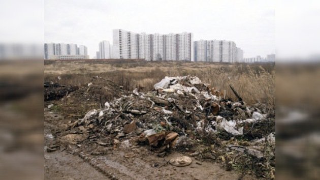 Toneladas de basura invaden las afueras de la capital rusa