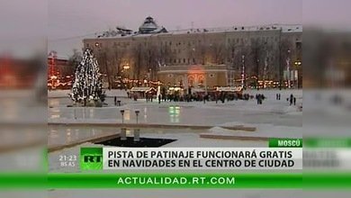 Inaugurada enorme pista de hielo en la Moscú navideña