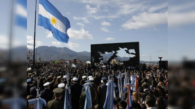 Gran Bretaña lamenta que Perú se solidarice con Argentina por las Malvinas