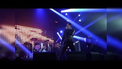 Rock 'pesado' a la ucraniana: Patada voladora a un vocalista en pleno concierto