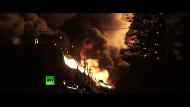 Impactante vídeo: Nuevas imágenes de la fuerte explosión del tren con 73 tanques de crudo