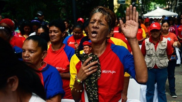 Seguidores de Hugo Chávez peregrinan por su recuperación
